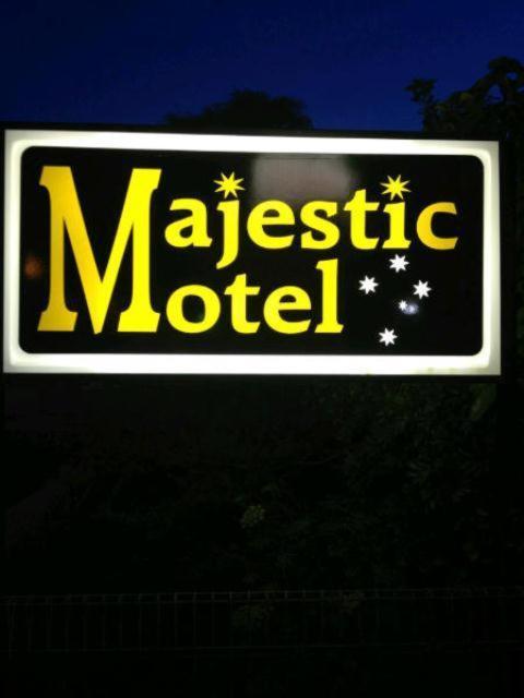 Majestic Motel Horsham Exterior foto