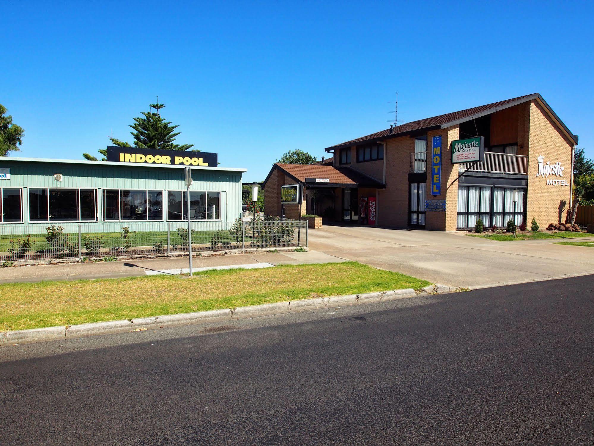 Majestic Motel Horsham Exterior foto